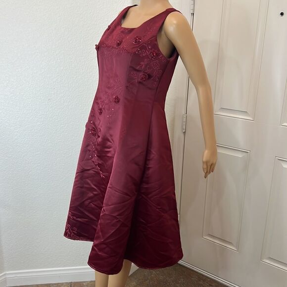 Miss Ma Ma Dress Scoop Neck Sleeveless Sz Medium Burgundy Red Midi 💯 Polyester - Picture 3 of 10